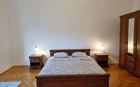 Apex Apartment